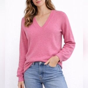 RW&CO. Women's Pink V-Neck Sweater